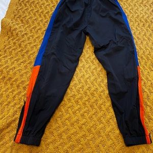 Windbreaker with stripe orange /blue